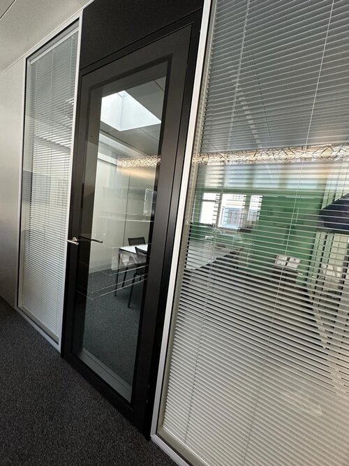 <span>Schallschutztür</span> - Schallschutz & Flächenbündigkeit in einem